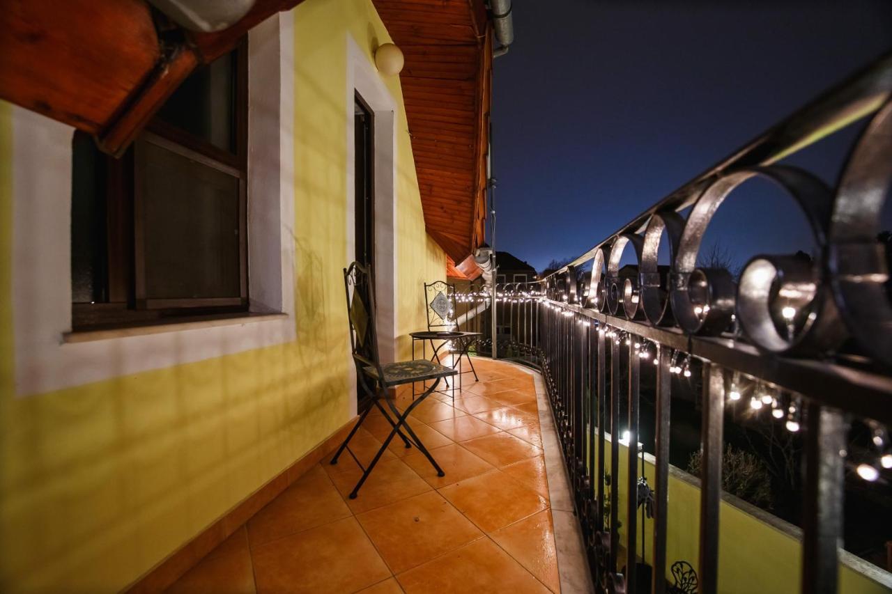 Casa 3 Guesthouse Oradea Bagian luar foto