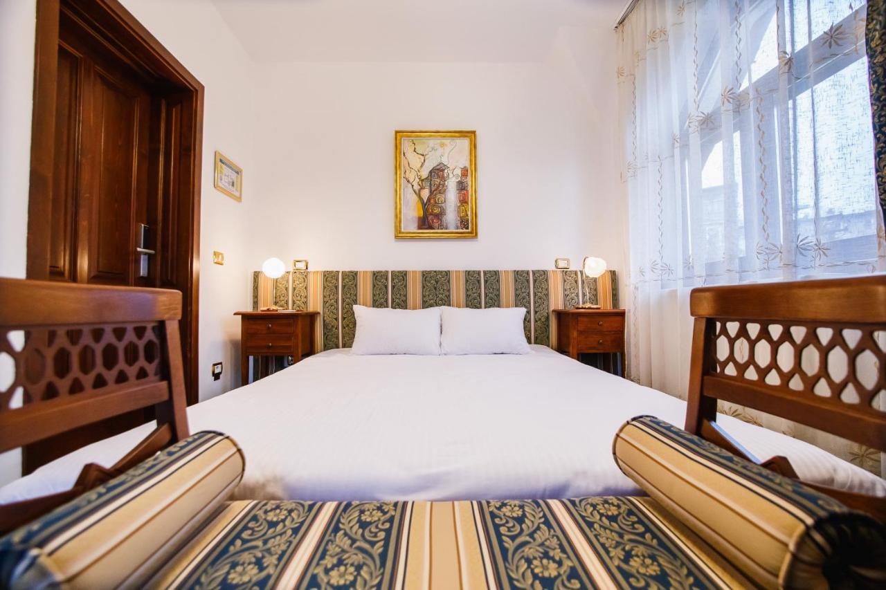 Casa 3 Guesthouse Oradea Bagian luar foto