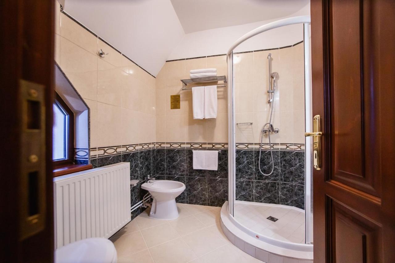 Casa 3 Guesthouse Oradea Bagian luar foto