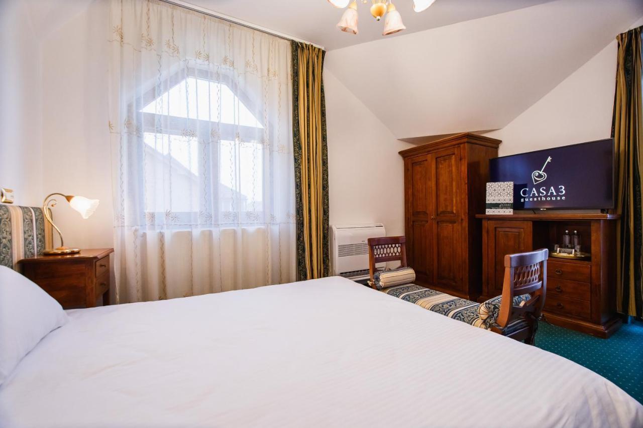 Casa 3 Guesthouse Oradea Bagian luar foto