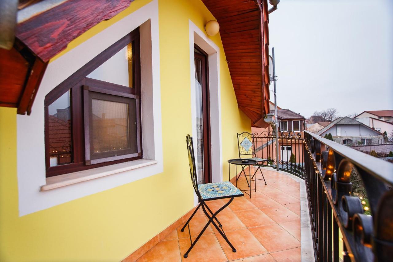Casa 3 Guesthouse Oradea Bagian luar foto