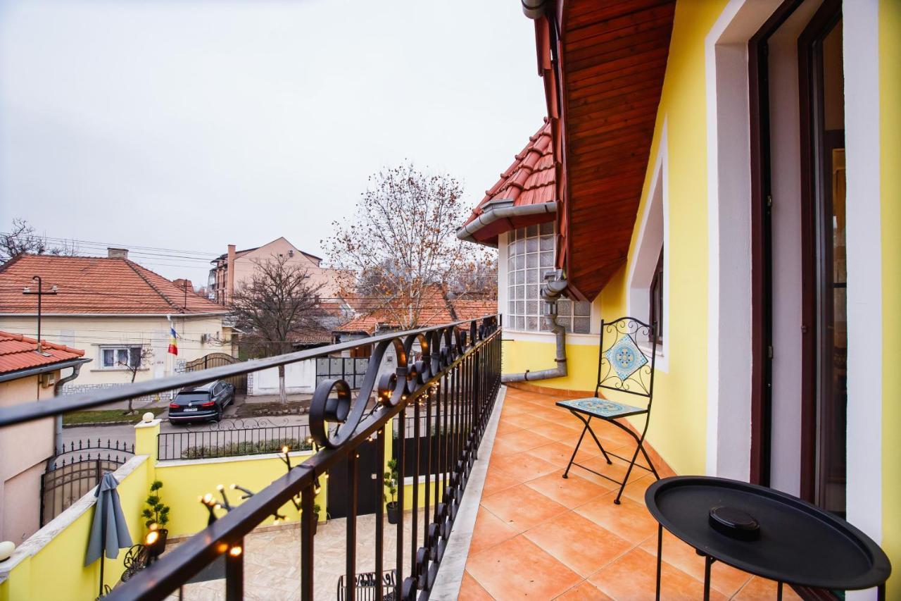 Casa 3 Guesthouse Oradea Bagian luar foto