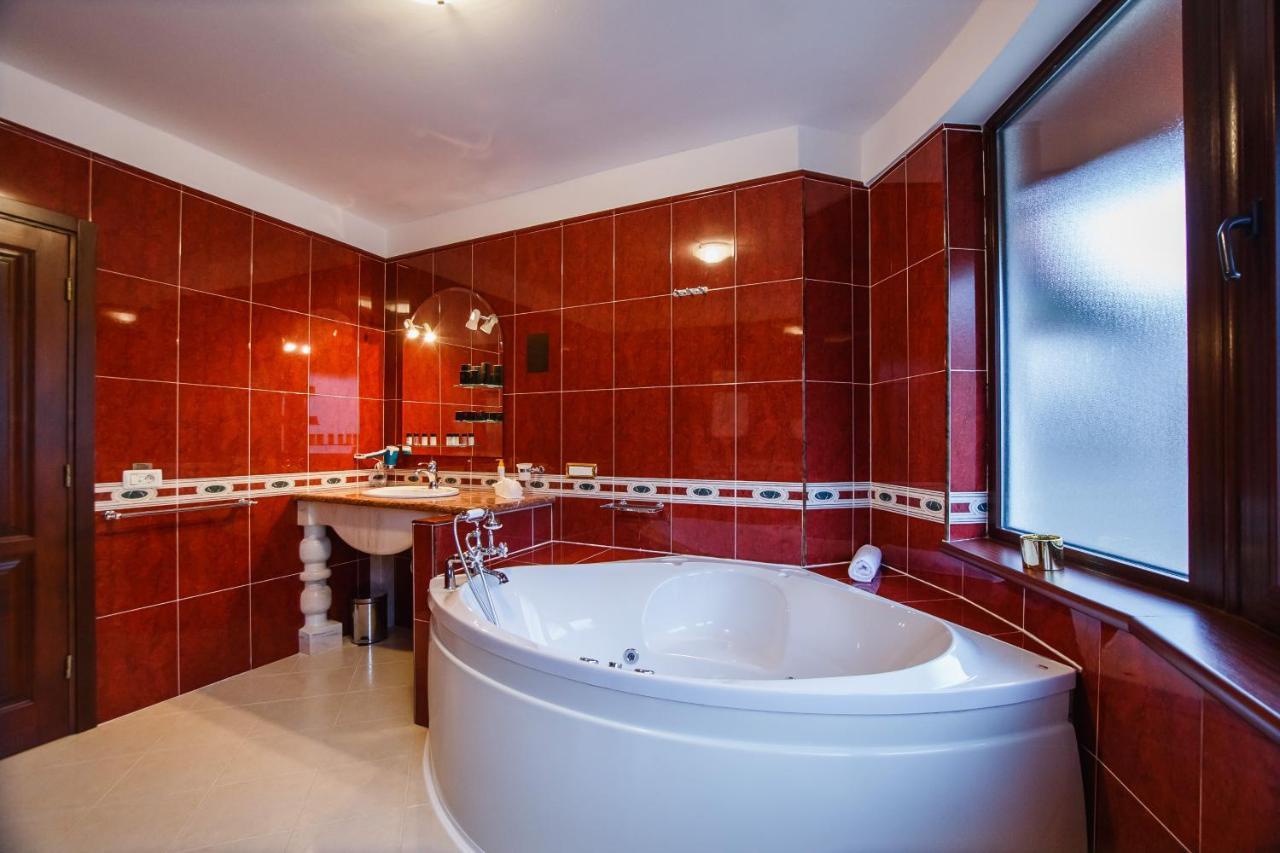Casa 3 Guesthouse Oradea Bagian luar foto