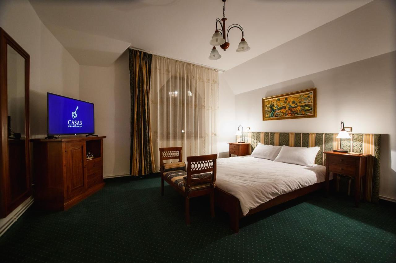 Casa 3 Guesthouse Oradea Bagian luar foto