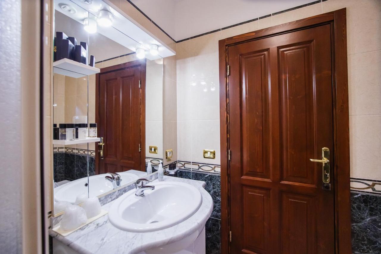 Casa 3 Guesthouse Oradea Bagian luar foto